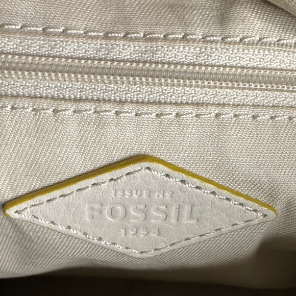 Fossil Soft Leather Cream Shoulder Bag - Picture 8 of 8